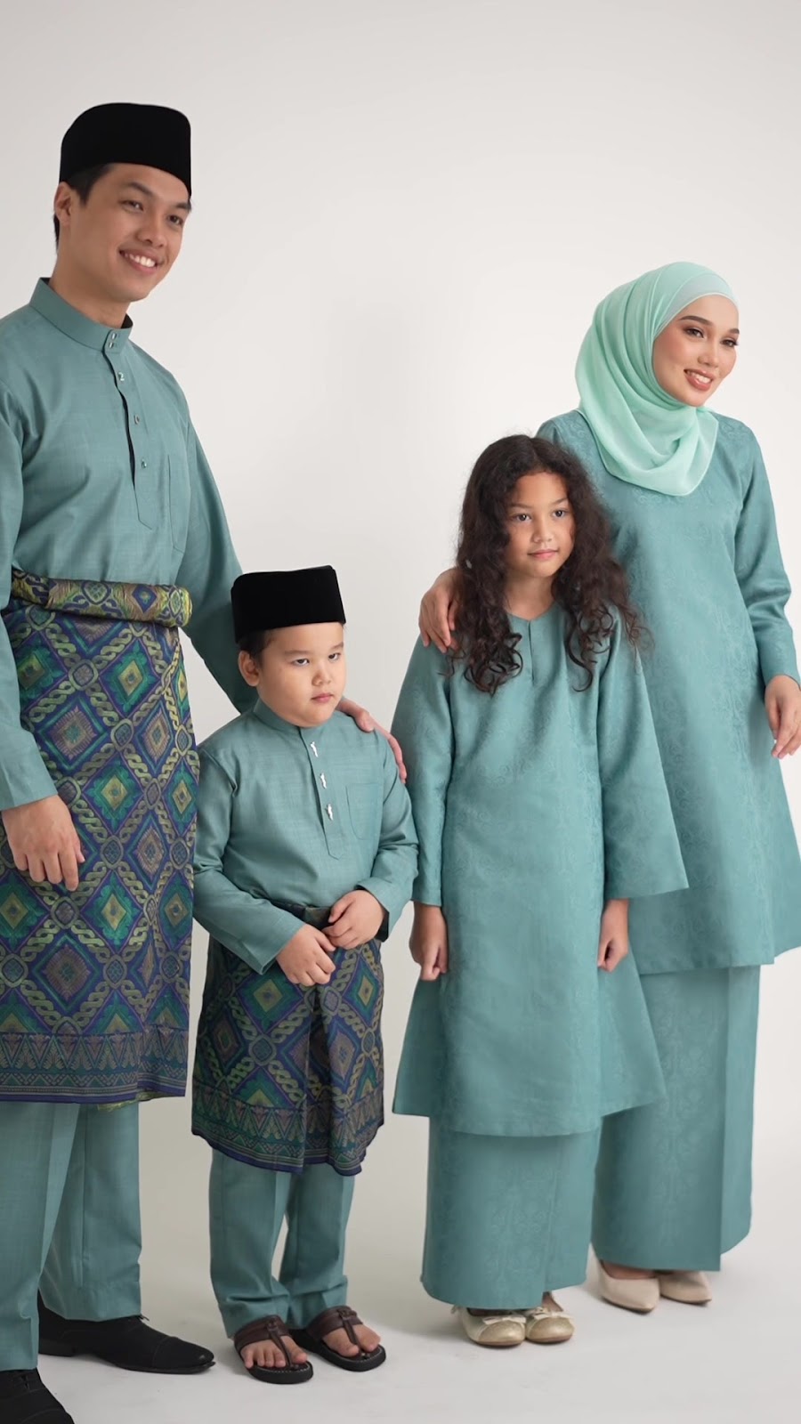 How Do You Tie the Sampin (Samping) Properly with Baju Melayu Johor